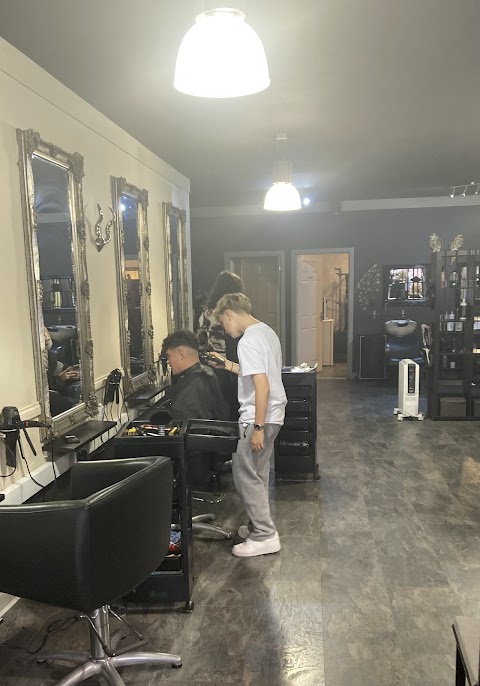 Chesne Hair & Barbershop, hair salon in Glasgow