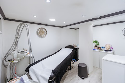 Hair & Skin clinic, beauty salon in Birmingham