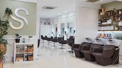 Renaissance hair and beauty, beauty salon in Leeds