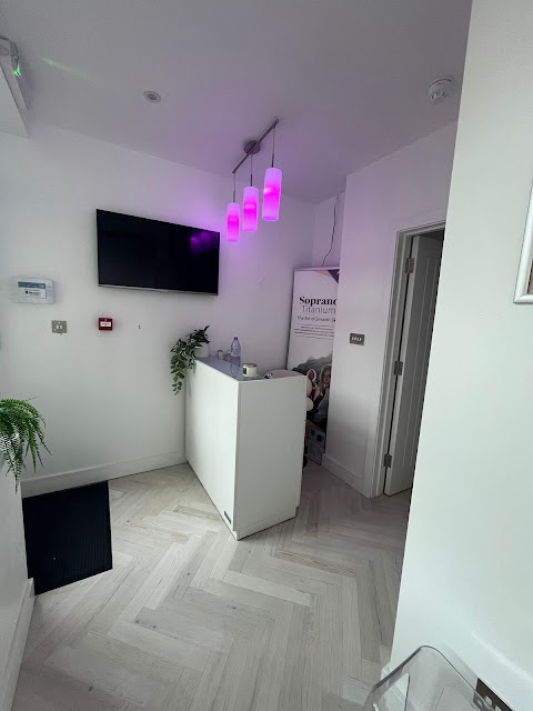 Lavish, beauty salon in Bristol