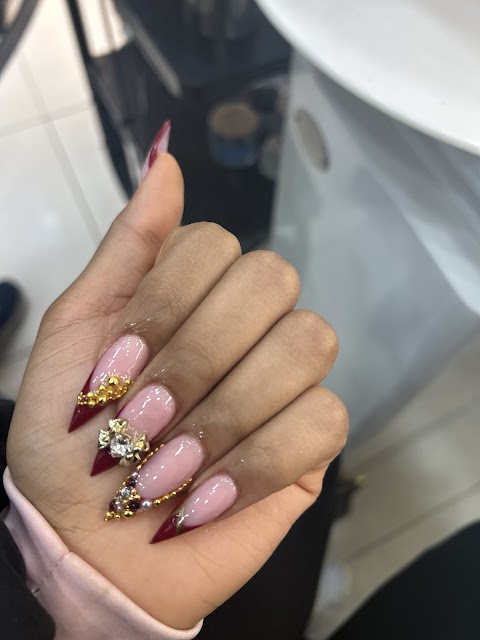 Nails 4 U, nail salon in Birmingham