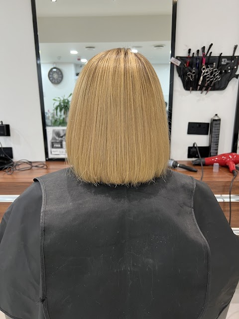 Cellys Unisex Hairsalon Bristol, hair salon in Bristol