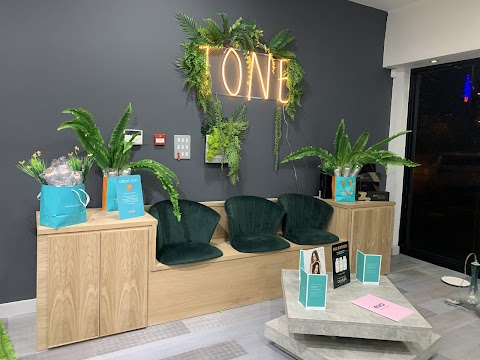 Tone Hair Lounge, hair salon in Leeds