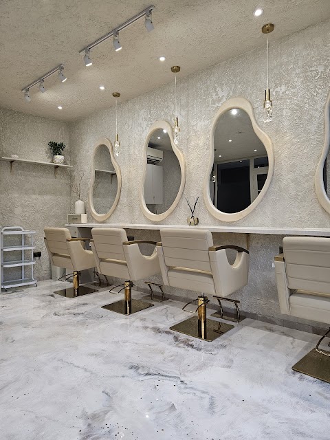 Ilona's Collab Studio, hair salon in Bristol
