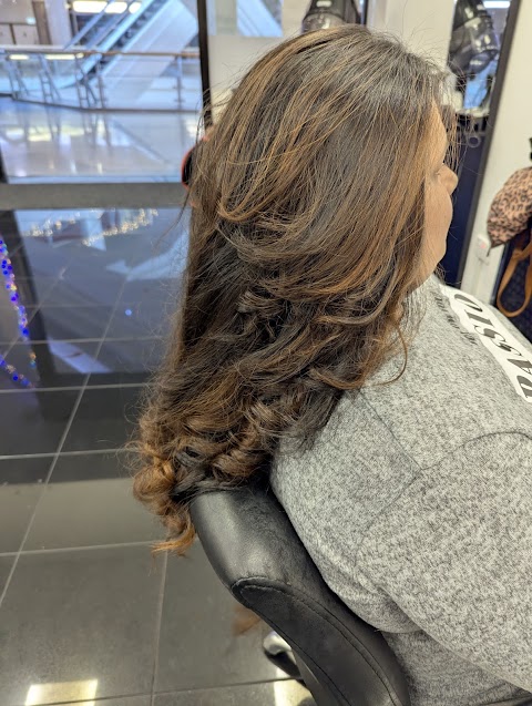 Moona Beauty Salon, beauty salon in Bristol