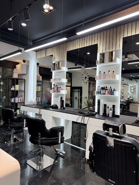MEDIVINE SALON, beauty salon in Birmingham