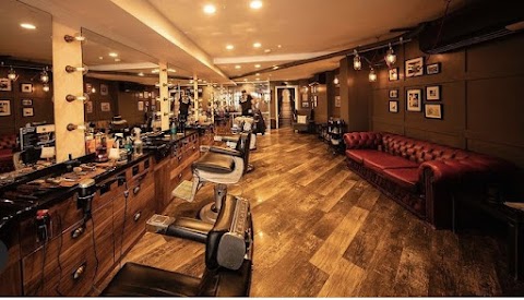 Franco's Barbering Lounge, barber shop in Bristol