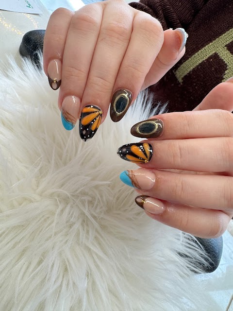 Luxury Nails, nail salon in Leeds