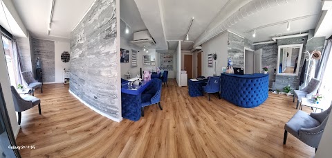 Alzibak nails and beauty, nail salon in Birmingham
