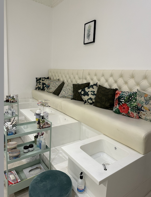 Sleeping Beauty Salon, beauty salon in Edinburgh